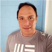 Soy un entrenador activo en clases fitness y de acondicionamiento físico